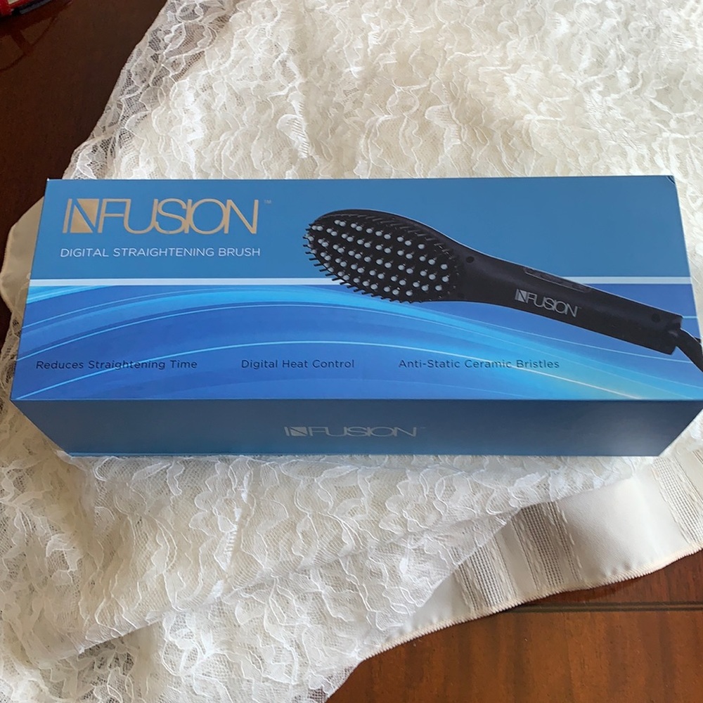 FUSION STRAIGHTENING BRUSH!!